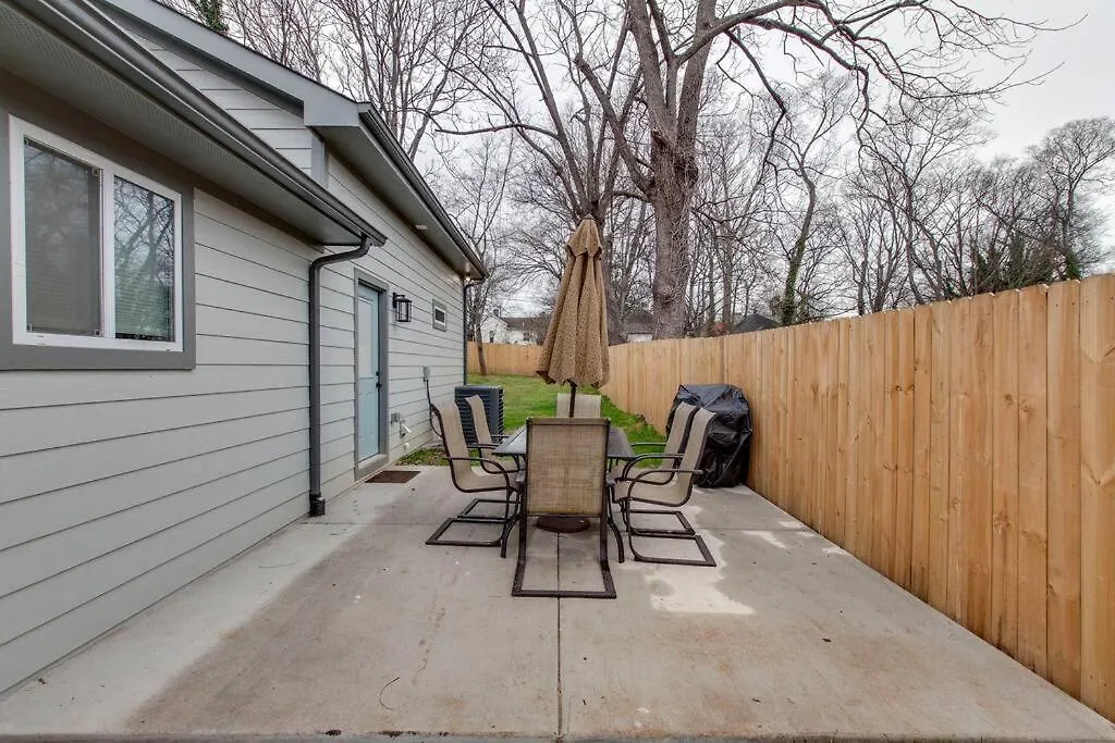 New Spacious Home 2 Miles From Downtown Nashville 0*,