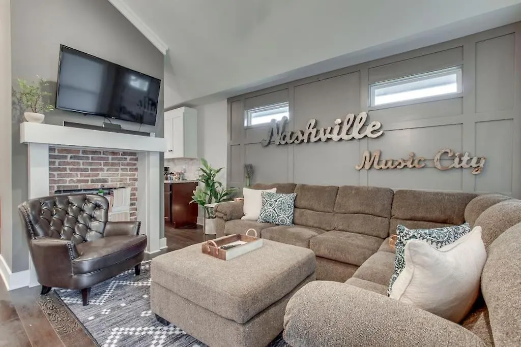 New Spacious Home 2 Miles From Downtown Nashville 0*,