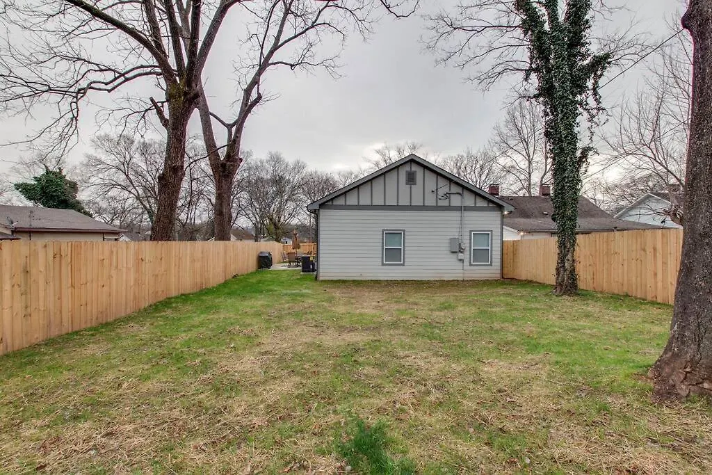 New Spacious Home 2 Miles From Downtown Nashville USA